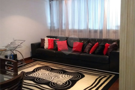 Casa à venda com 6 quartos, sendo 2 suítes,  em Jardim Leocádia, Sorocaba, SP