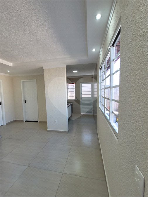 Seu Novo Lar Te Espera: Casa Aconchegante, Pronta para Morar e com 2 dormitórios e Amplo Quintal!