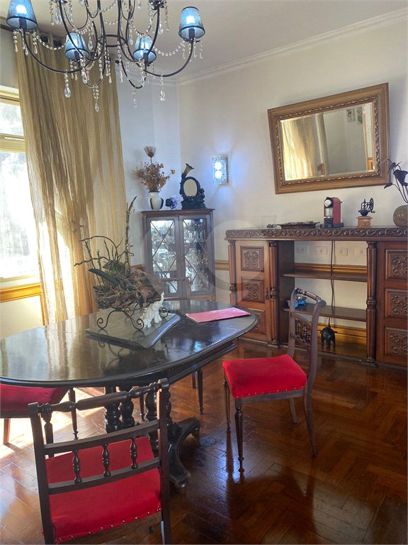 Apartamento à venda com 3 quartos, sendo 1 suíte,  em República, São Paulo, SP