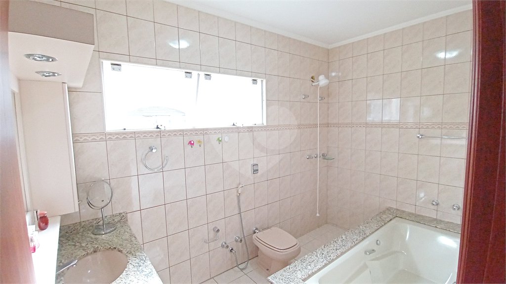 Casa à venda com 5 quartos, sendo 3 suítes, em Nova Vinhedo, Vinhedo, SP
