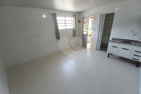 Casa à venda com 5 quartos, sendo 1 suíte, em Jardim Novo Taboão, São Paulo, SP