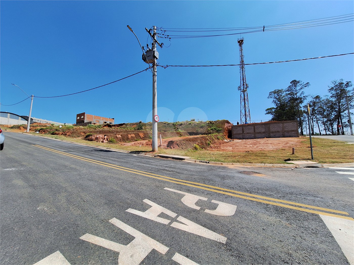 Terreno à venda no condomínio Comercial Independência, Vinhedo - SP