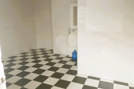Casa à venda ou para alugar com 7 quartos, sendo 2 suítes, em Jardim Peri Peri, São Paulo, SP
