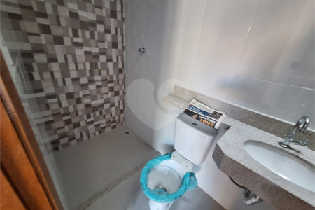 Sobrado à venda com 2 suítes em Vila Constança, São Paulo, SP