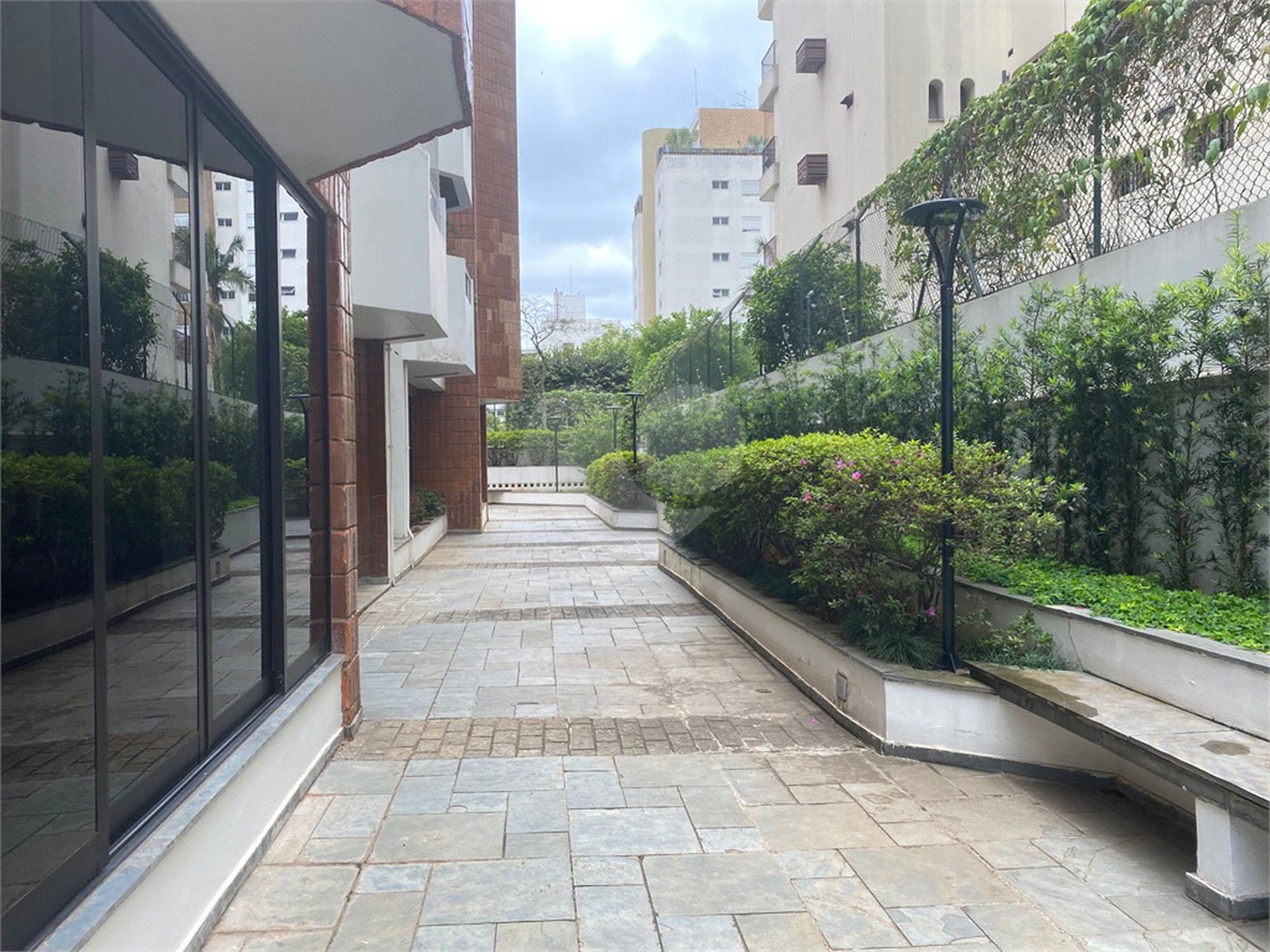 Apartamento à venda com 3 quartos, sendo 2 suítes, em Brooklin Paulista, São Paulo, SP
