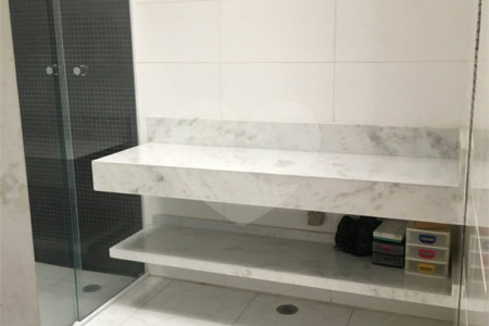 Sobrado à venda com 3 suítes em Vila Nivi, São Paulo, SP