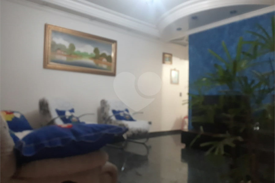 Sobrado à venda com 5 quartos, sendo 3 suítes, em Horto, São Paulo, SP