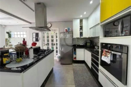 Sobrado à venda com 3 quartos, sendo 1 suíte,  em Brooklin Paulista, São Paulo, SP
