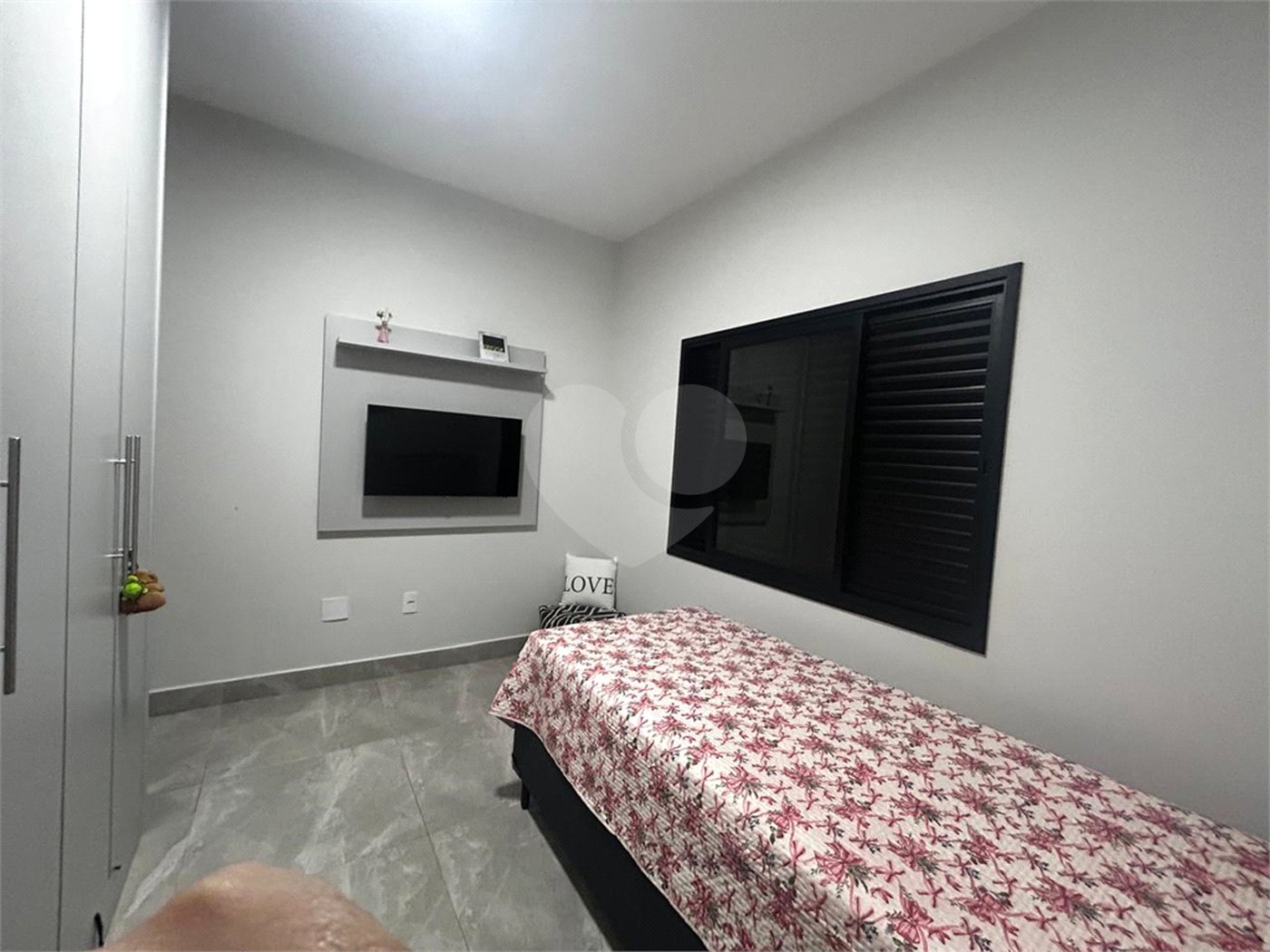 Casa à venda com 2 quartos, sendo 1 suíte,  no condomínio Residencial Parque Imperial, Salto - SP