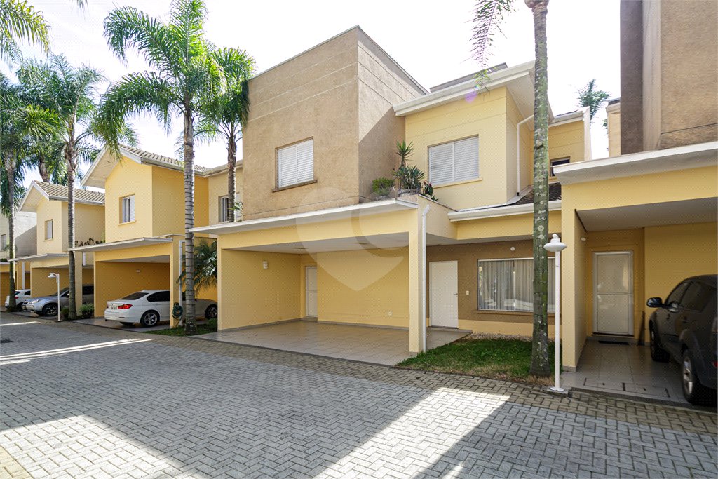 Casa à venda com 3 suítes no condomínio Villaggio Belvedere, São Paulo - SP
