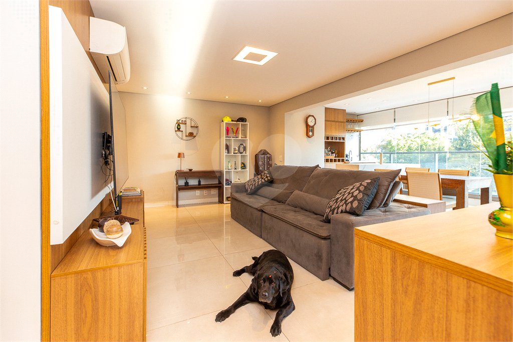 Apartamento à venda com 3 quartos, sendo 1 suíte, em Chácara Santo Antônio (zona Sul), São Paulo, SP