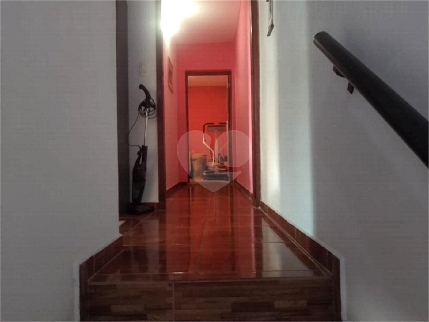 Sobrado de 120m² com dois dormitórios, vaga de garagem, churrasqueira no Alto do Ipiranga