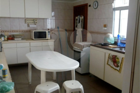 Casa Térrea à venda com 3 quartos, sendo 1 suíte,  em Jardim Prudência, São Paulo, SP