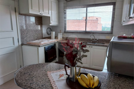 Apartamento à venda com 4 suítes em Moema, São Paulo, SP