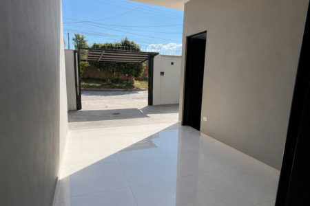 Casa à venda com 3 quartos, sendo 1 suíte,  em Parque Residencial Quinta da Lagoa, Três Lagoas, MS