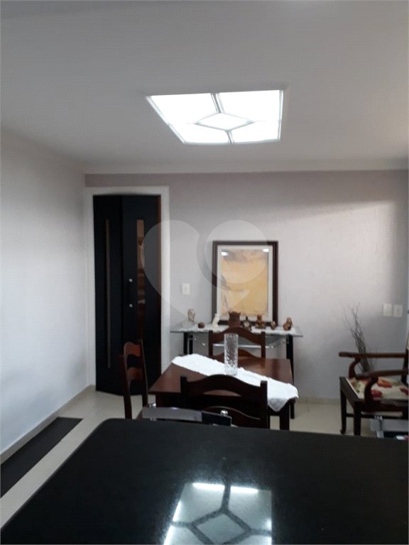 Sobrado à venda com 3 quartos, sendo 1 suíte, em Jardim Santa Mena, Guarulhos, SP