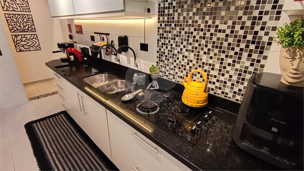 Apartamento à venda com 2 quartos, sendo 1 suíte, em Pitangueiras, Guarujá, SP