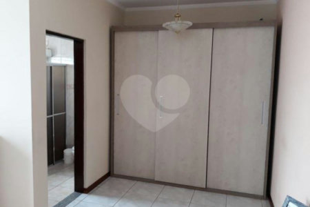 Sobrado à venda com 3 quartos, sendo 1 suíte,  em Chácara Jafet, Mogi das Cruzes, SP