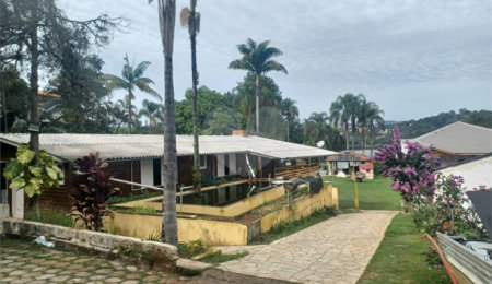 Casa à venda com 5 quartos, sendo 2 suítes,  em Rio Abaixo, Mairiporã, SP