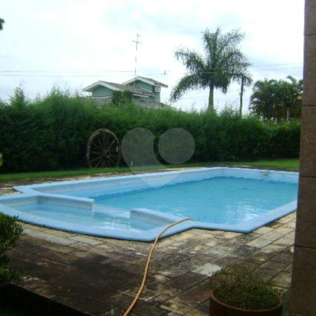Casa à venda com 3 quartos, sendo 1 suíte, no condomínio Estância Marambaia, Vinhedo - SP