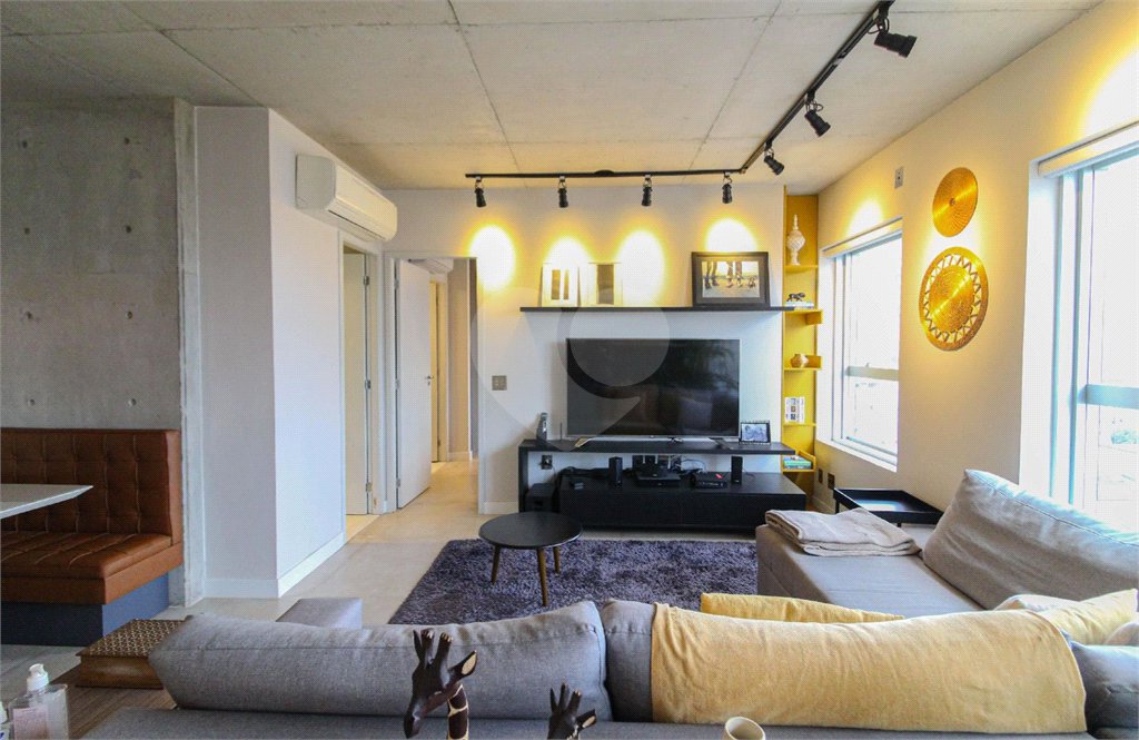 Apartamento à venda com 2 quartos, sendo 1 suíte, em Vila Olímpia, São Paulo, SP