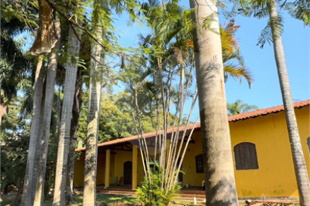 Casa à venda com 6 quartos, sendo 5 suítes,  em Santa Claudina, Vinhedo, SP