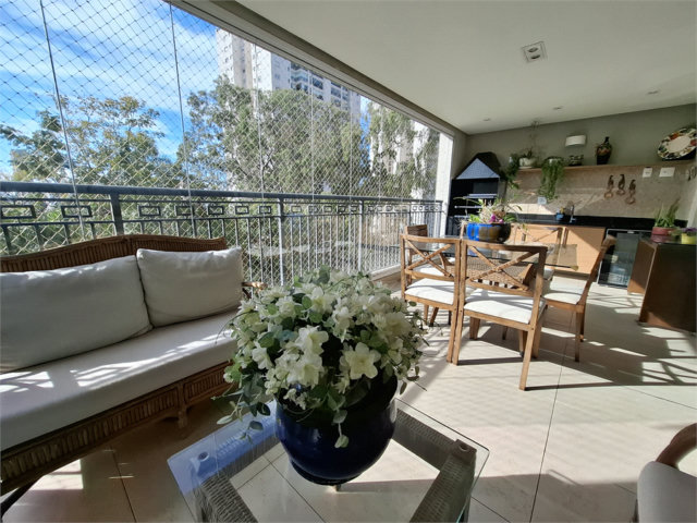 Apartamento à venda com 3 suítes em Santana, São Paulo, SP