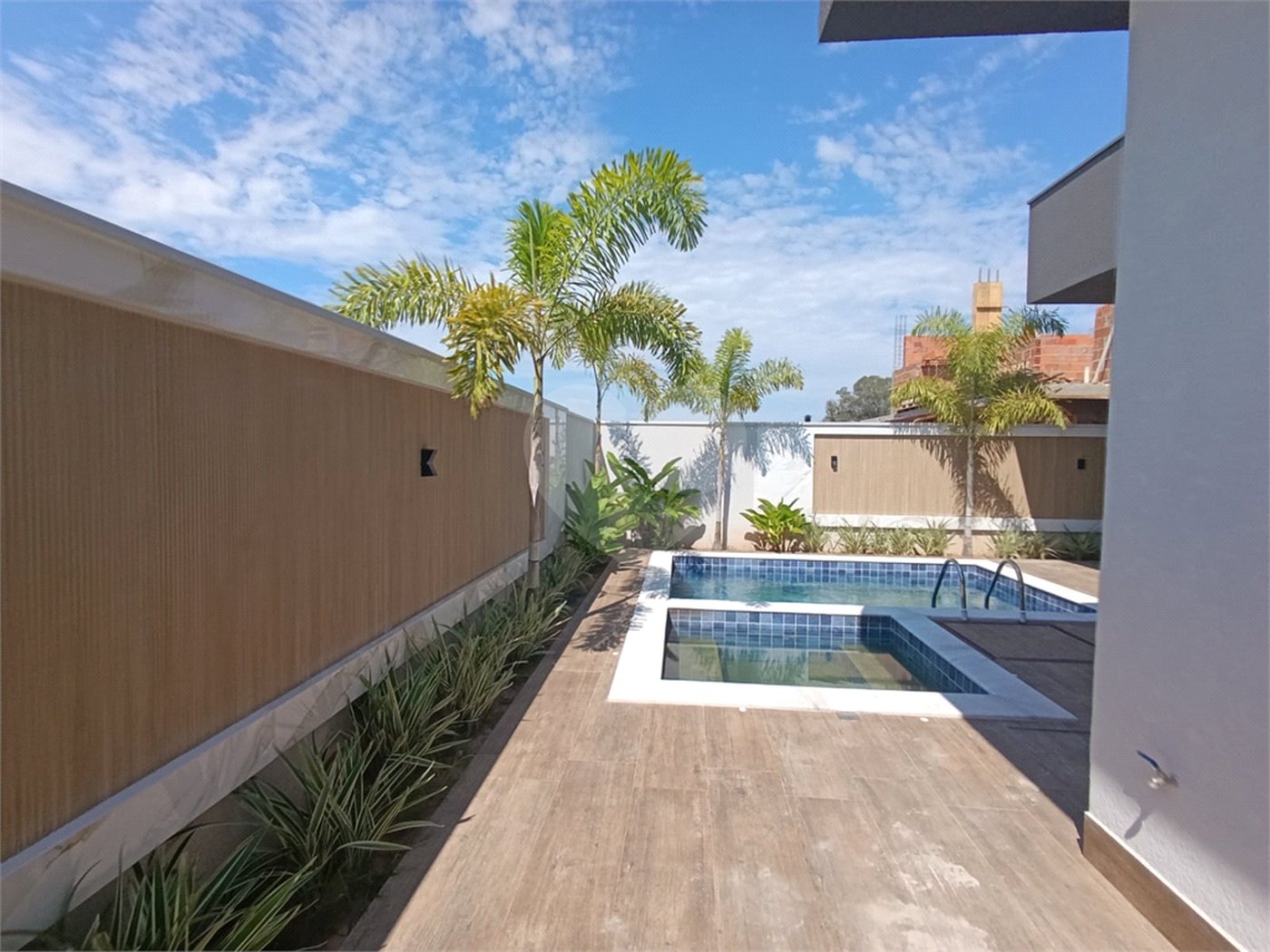 Casa à venda com 3 suítes no condomínio Villa Sapezal, Indaiatuba - SP