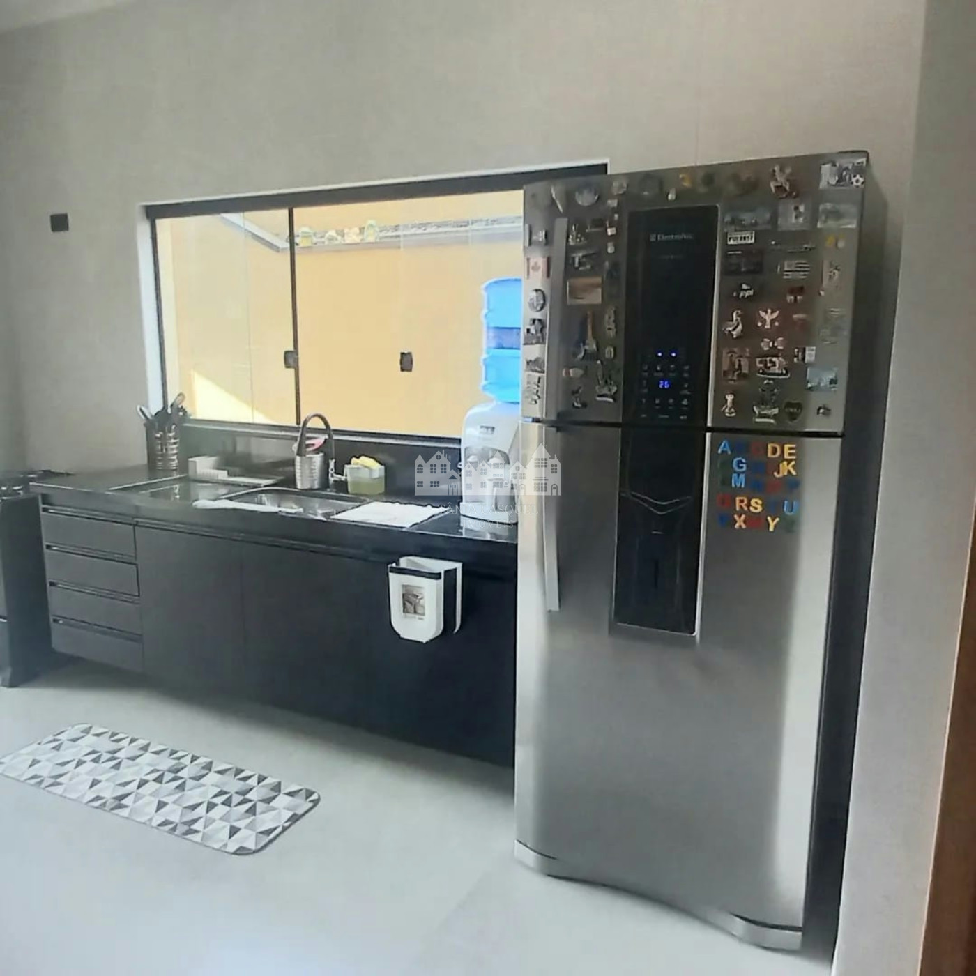 Casa à venda com 3 suítes em Alvinópolis, Atibaia, SP