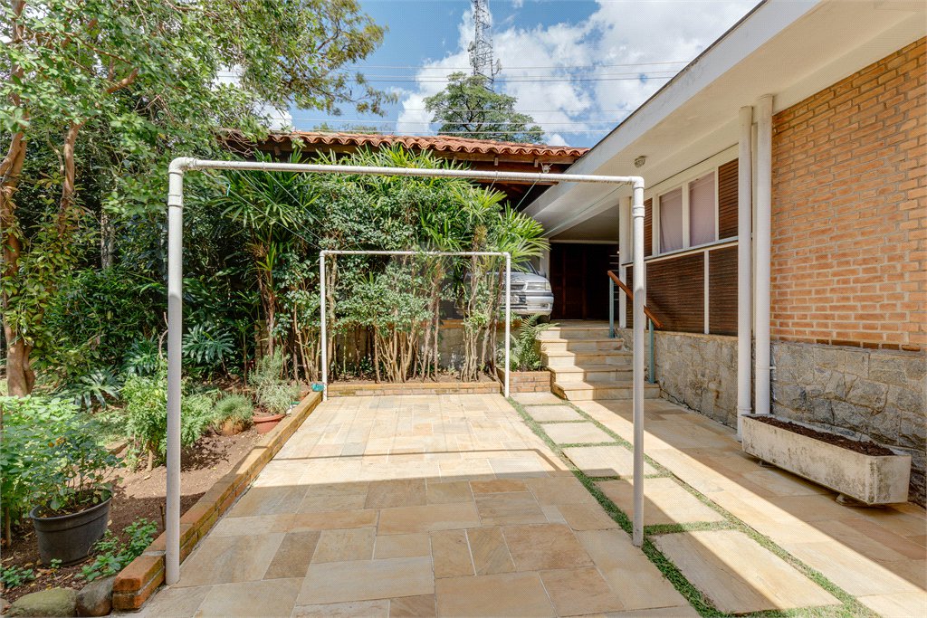 Casa Térrea à venda com 4 quartos, sendo 1 suíte, em Chácara Monte Alegre, São Paulo, SP