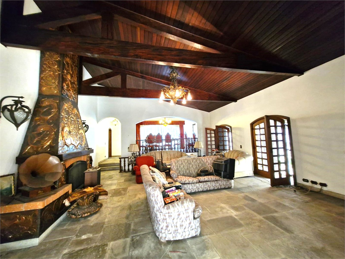 Casa Térrea à venda com 5 quartos, sendo 3 suítes, em Granja Julieta, São Paulo, SP