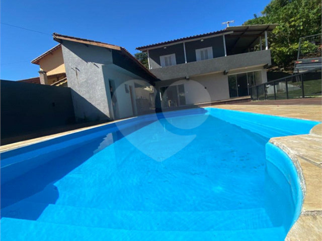 Casa à venda com 4 quartos, sendo 1 suíte, no condomínio Residencial Ypeville, Mairiporã - SP