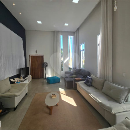 Casa à venda com 3 quartos, sendo 2 suítes, no condomínio Golden, Itapetininga - SP