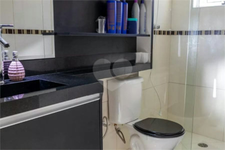Casa à venda com 3 quartos, sendo 1 suíte,  no condomínio Rafaela I, São Paulo - SP