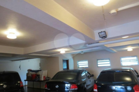 Casa à venda com 4 quartos, sendo 2 suítes, em Bosque da Saúde, São Paulo, SP