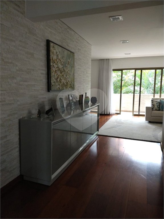 Impecável apartamento no alto de Santana
