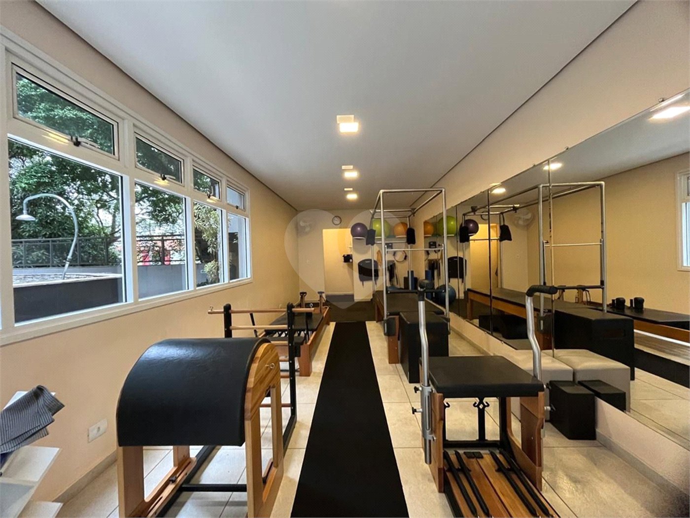 Apartamento á venda com 200m² - Bosque da Saúde