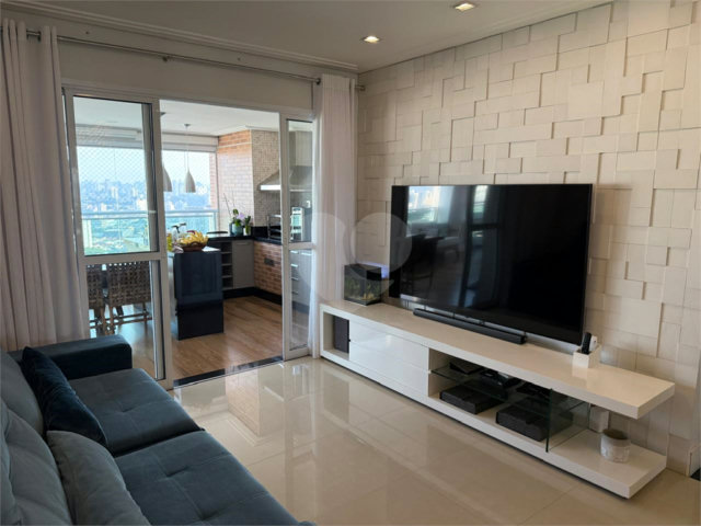 Apartamento à venda com 3 quartos, sendo 1 suíte,  em Mooca, São Paulo, SP