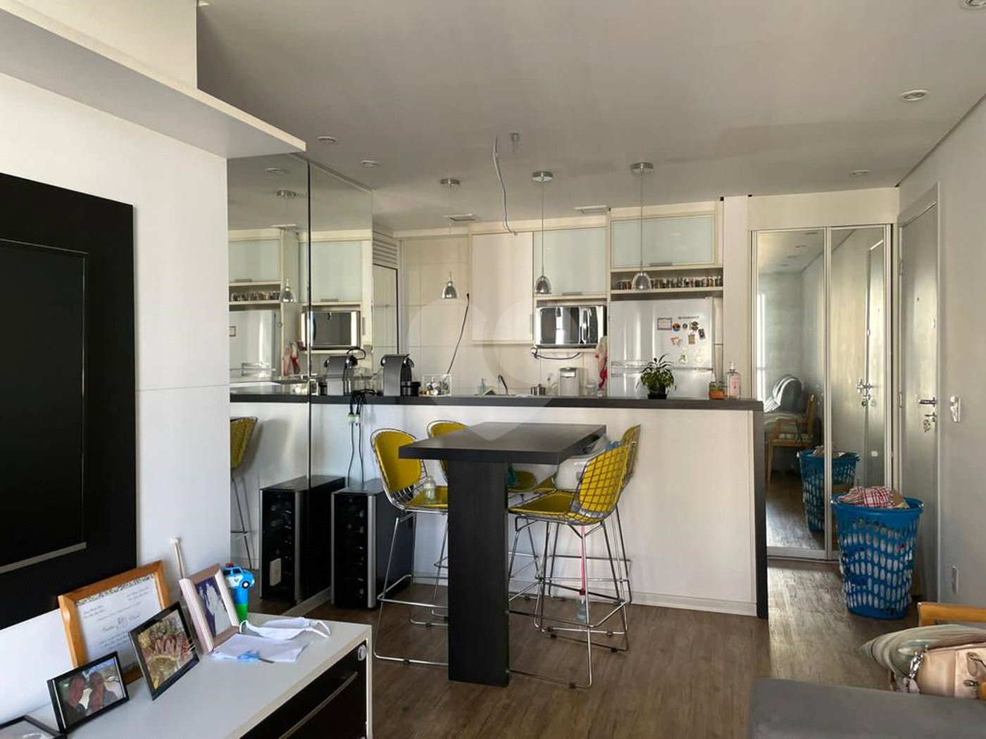 Apartamento à venda com 2 quartos em Parque Reboucas, São Paulo, SP