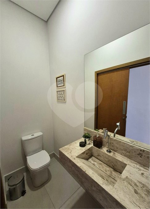 Casa à venda com 3 quartos, sendo 1 suíte,  no condomínio Mantova, Indaiatuba - SP