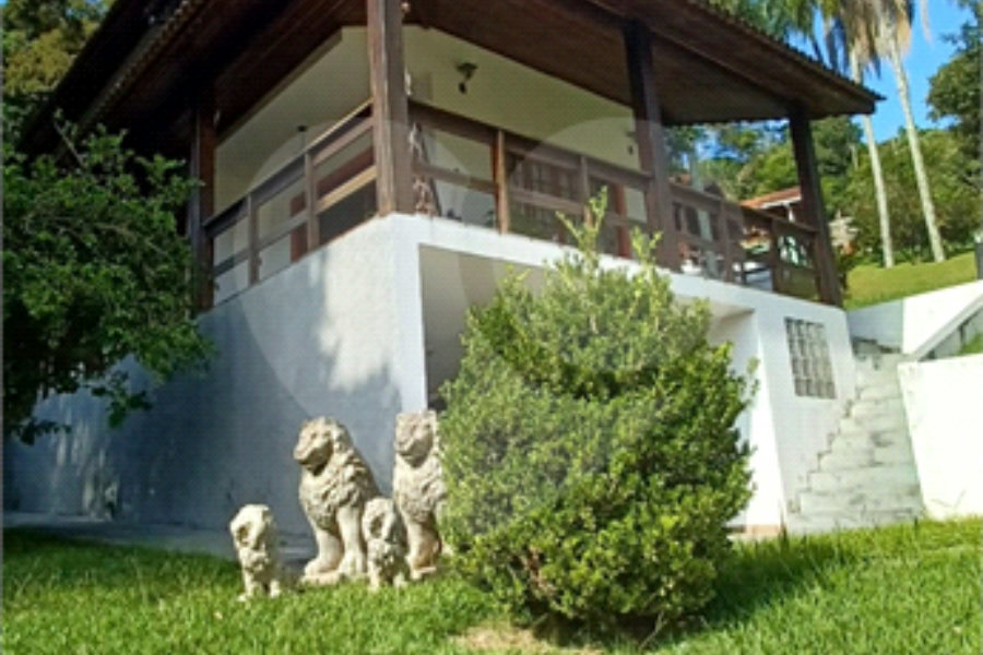 Casa à venda com 3 quartos, sendo 1 suíte, no condomínio Clube de Campo Fazenda Tabarã, Mairiporã - SP