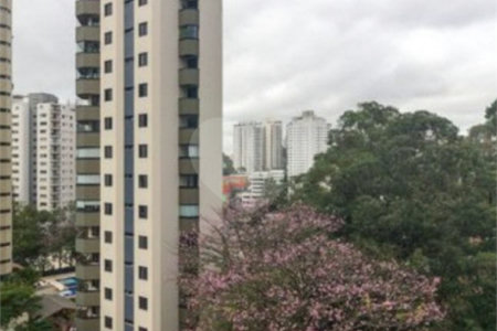 Apartamento à venda com 3 suítes em Vila Andrade, São Paulo, SP