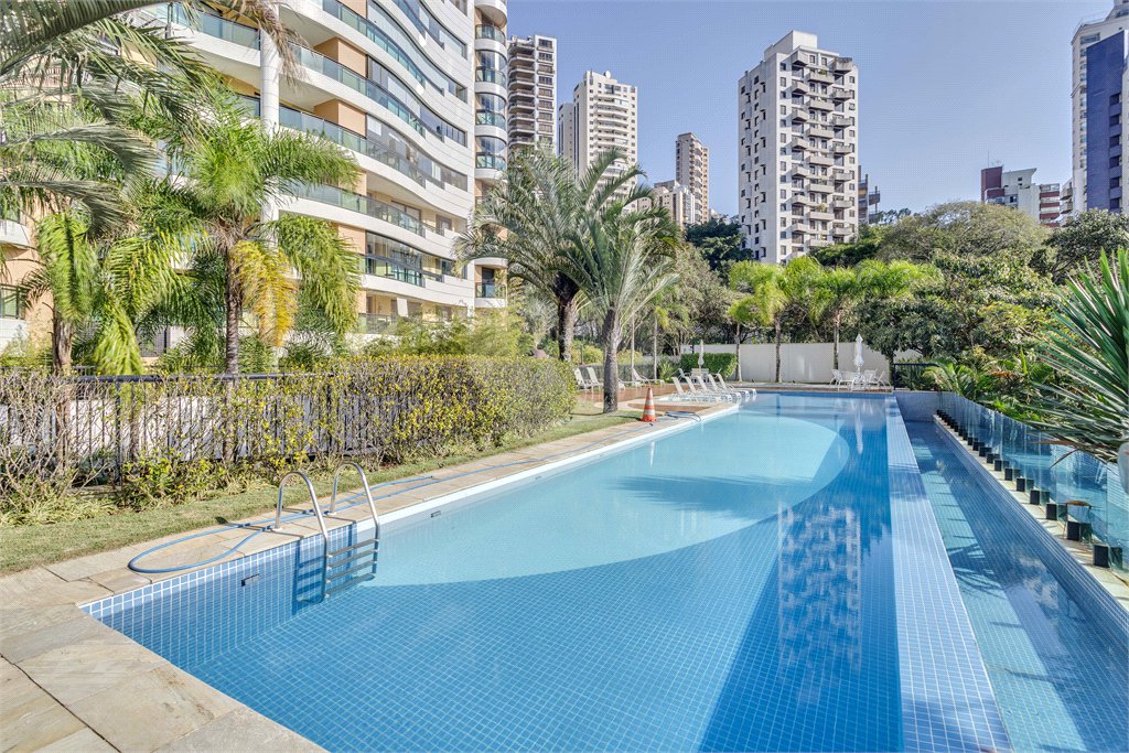 Apartamento à venda com 3 quartos, sendo 1 suíte, em Morumbi, São Paulo, SP