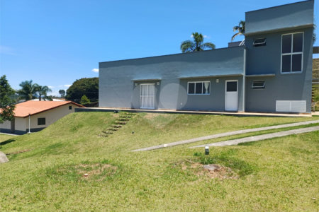 Casa à venda com 3 quartos, sendo 1 suíte, em Alpes D'ouro, Bom Jesus dos Perdões, SP