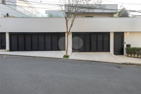 Casa à venda com 4 suítes em Jardim Guedala, São Paulo, SP