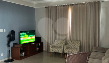 Casa à venda com 3 quartos, sendo 1 suíte,  em Parque Industrial, São José do Rio Preto, SP
