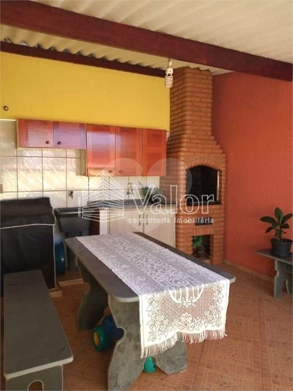 Casa Térrea com 2 dormitórios, sendo 1 suíte.