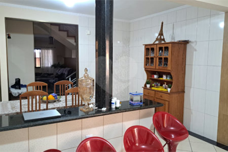 Casa à venda com 3 quartos, sendo 1 suíte,  em Jardim Universo, Mogi das Cruzes, SP