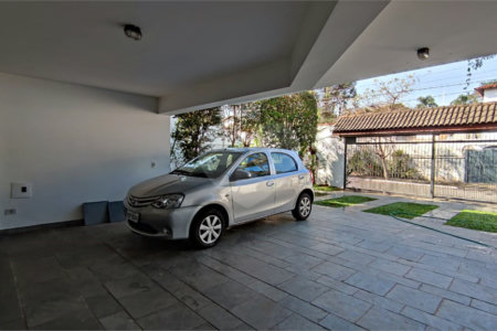 Sobrado à venda com 4 quartos, sendo 2 suítes, em Interlagos, São Paulo, SP