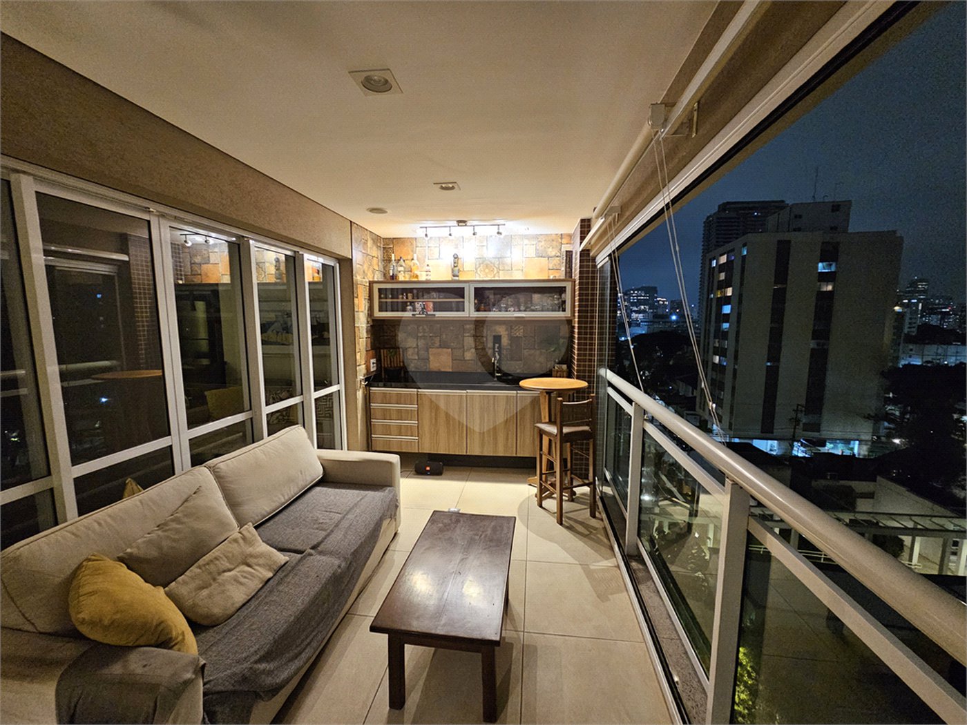 Apartamento para alugar com 2 quartos, sendo 1 suíte,  em Jardim das Acácias, São Paulo, SP